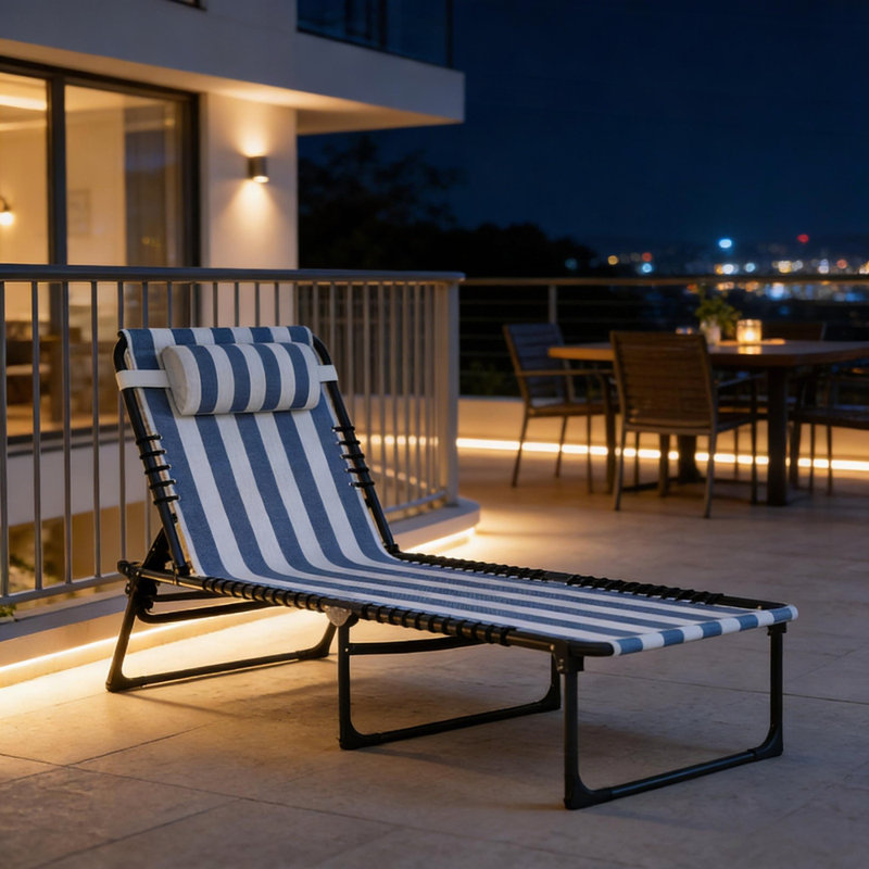 Outdoor Chaise Lounge Beach Chair, 1, White/Blue