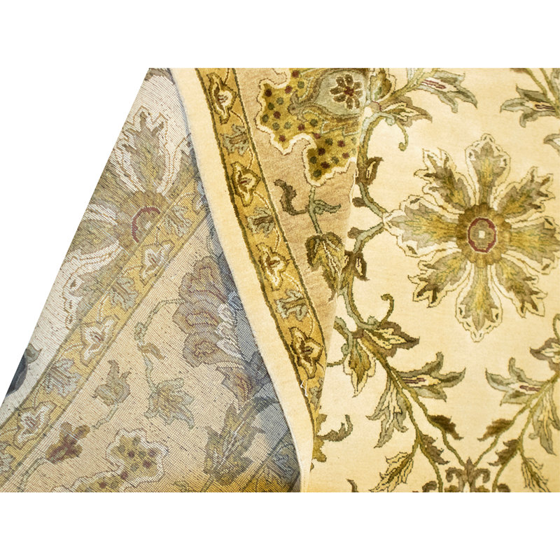 Hand Knotted Oriental Area Rug in Ivory And Taupe