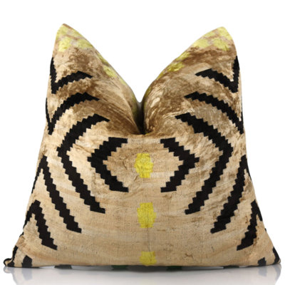 Coussin décoratif en velours neutre et noir Tribal Arrow - 24 x 24 po | Coussin en soie fabriqué à la main