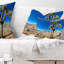 Joshua Tree in Open Desert - Coussin à imprimé paysage