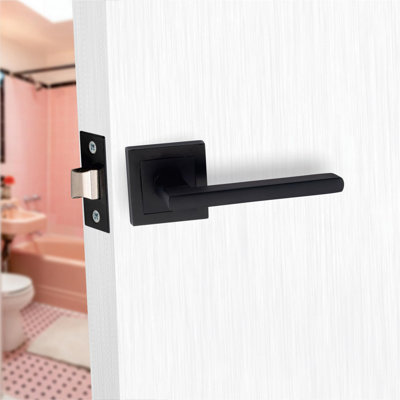  4 Pairs Leon Design Straight Door Handles on Square Rose in Matt Black Finish - 52mm x 52mm Backplate