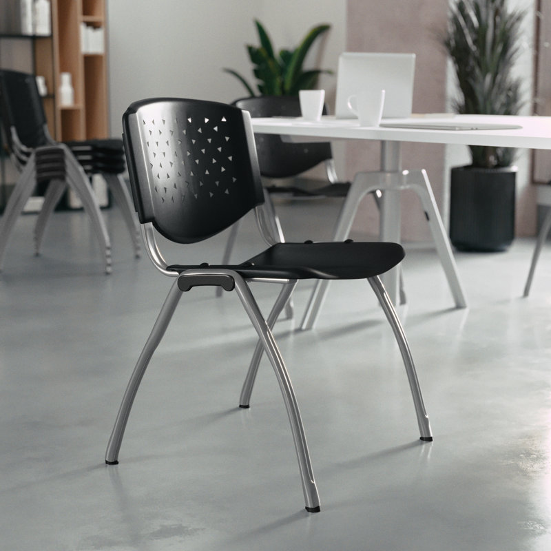 Chaise empilable en plastique d'une capacité de 880 lb avec structure thermolaquée, Ensemble de 30