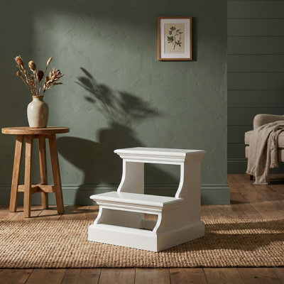 Mondragon Step Stool