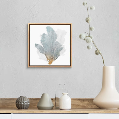 «Delicate Coral II» par Isabelle Z - reproduction d'art sur toile