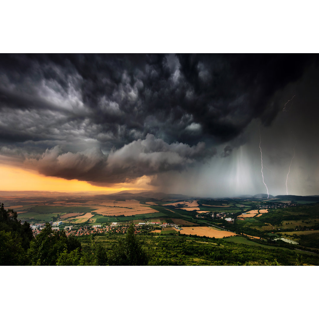 Mächtiges Gewitter auf Bulgarisch von Revolu7ion93 - Kunstdrucke ohne Rahmen auf Leinwand