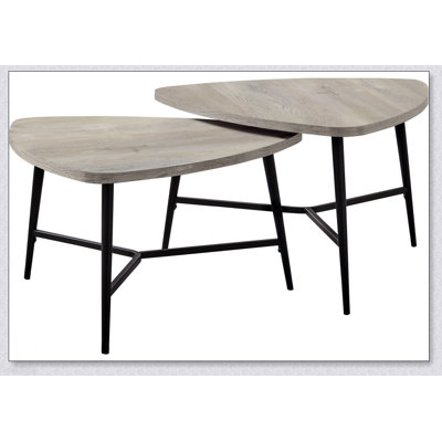 Ensemble de 2 tables gigognes et tables d'appoint élégantes, parfaites pour les petits salons et les décors modernes.
