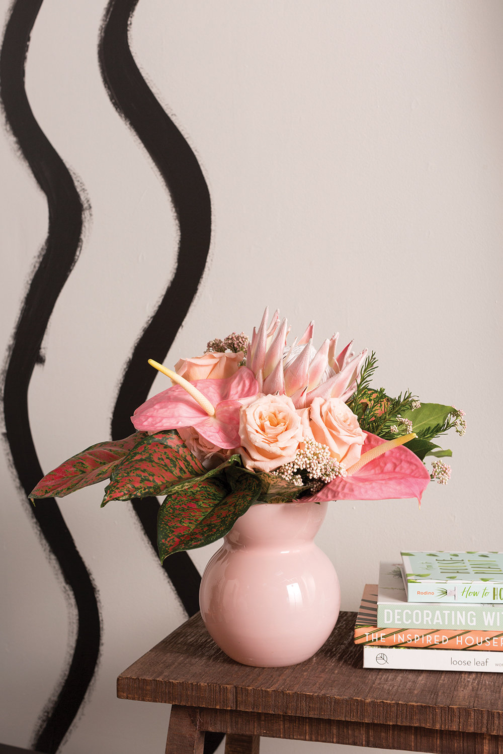 Guliana Handmade Glass Table Vase, Light Pink, 6.5" H x 5.5" W x 5.5" D