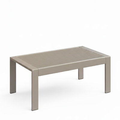 Table basse d'extérieur 109 x 61 cm avec plateau imitation bois et structure en fer kaki, idéale pour la décoration de patio d'appartement. Finition en métal antirouille résistante aux intempéries. Parfait pour les jeux dans le jardin.
