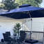 Parasol en porte-à-faux carré 108 po avec base Mykel, bleu marine-617851058