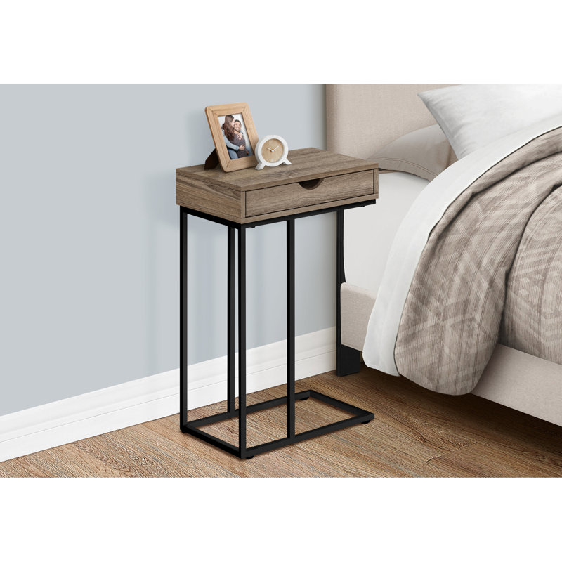 Table d'appoint avec option de rangement, stratifié taupe foncé et support en métal noir pour le salon espace latéral moderne, pieds supérieurs bruns