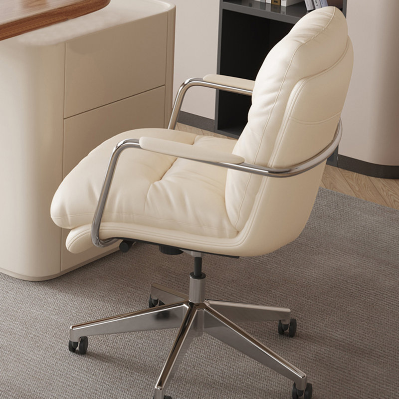 Bureau spacieux et ergonomique