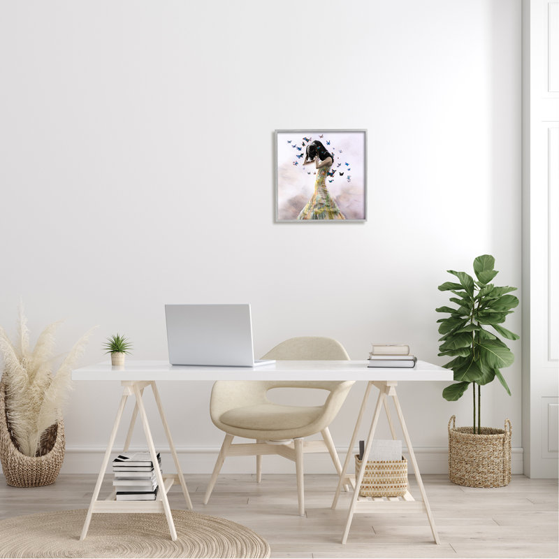 Femme éthérée, robe jaune volant de papillons bleus par Christopher Cuseo - impression, L 17 po x H 17 po