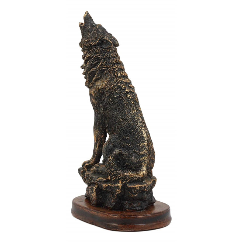 Figurine de loup gémissant