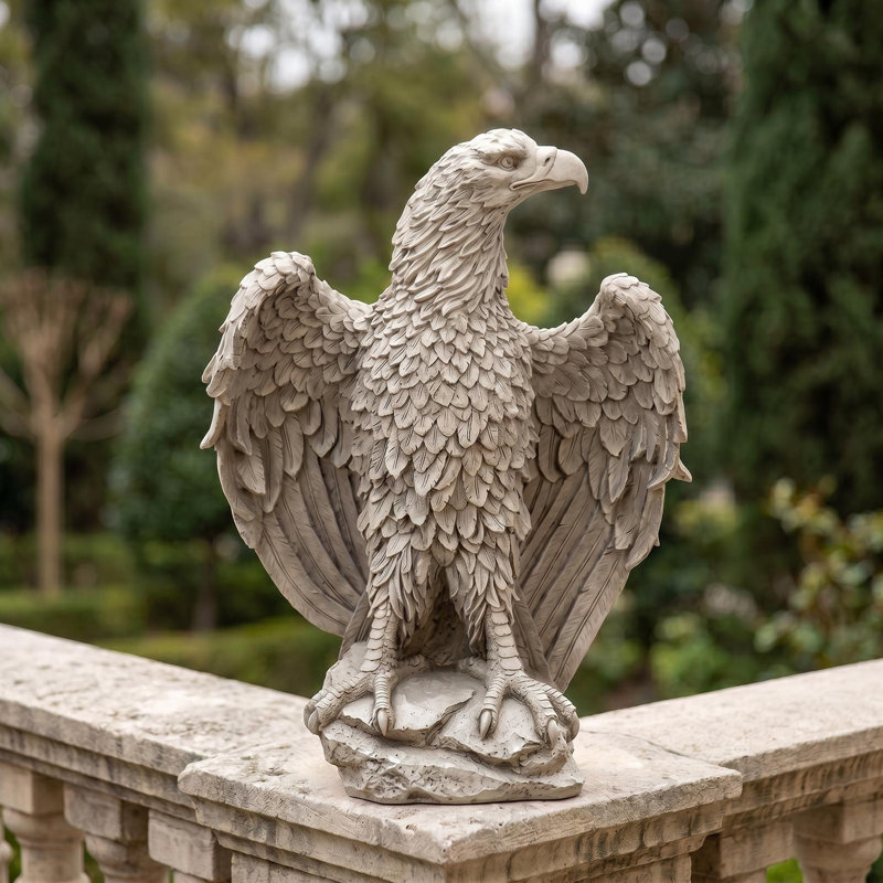Statue America's Eagle