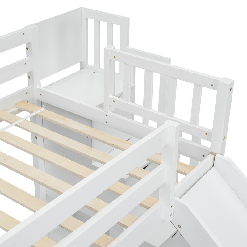 Lit simple superposé au dessus d'un lit double avec glissade, escalier de rangement, lit superposé en bois de pin massif avec garde-corps