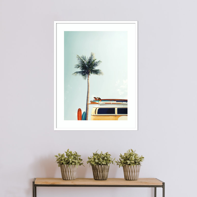 Raleigh «Surf Bus Yellow (Palm Tree)» par Design Fabrikken - reproduction de photo sur papier encadrée, H 38 po x l 29 po