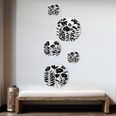 Black and White Graphic Flowers II - Floral Metal Wall Décor