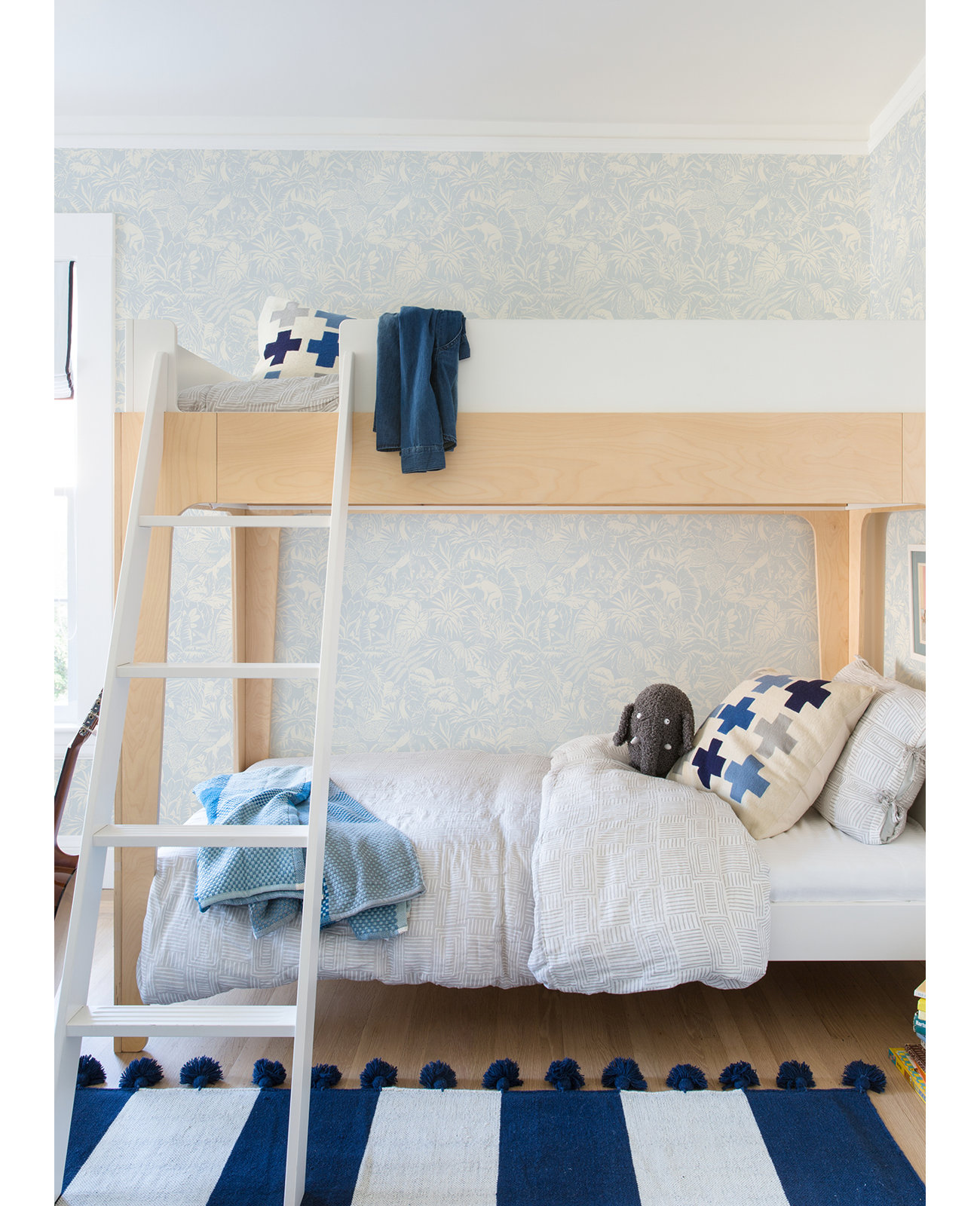 Cheri Floral Wallpaper, Light Blue