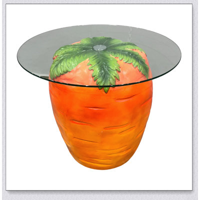 Table d'appoint fantaisiste en forme de carotte avec plateau en verre, parfaite pour ajouter une touche ludique à tout décor de pièce