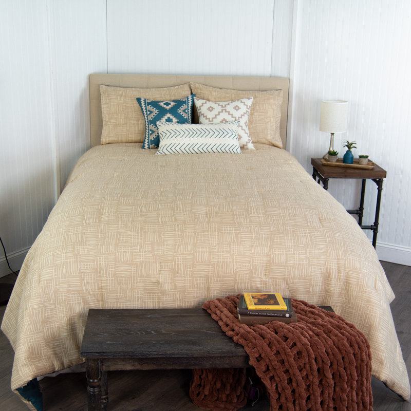 Channel Comforter Set, King Comforter + 2 King Pillowcases