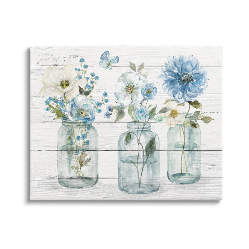 «Blue Country Jar Bouquets», art giclée par Livi Finn, H 16 po x l 20 po x P 1,5 po, Giclée encadrée blanc bord de mer