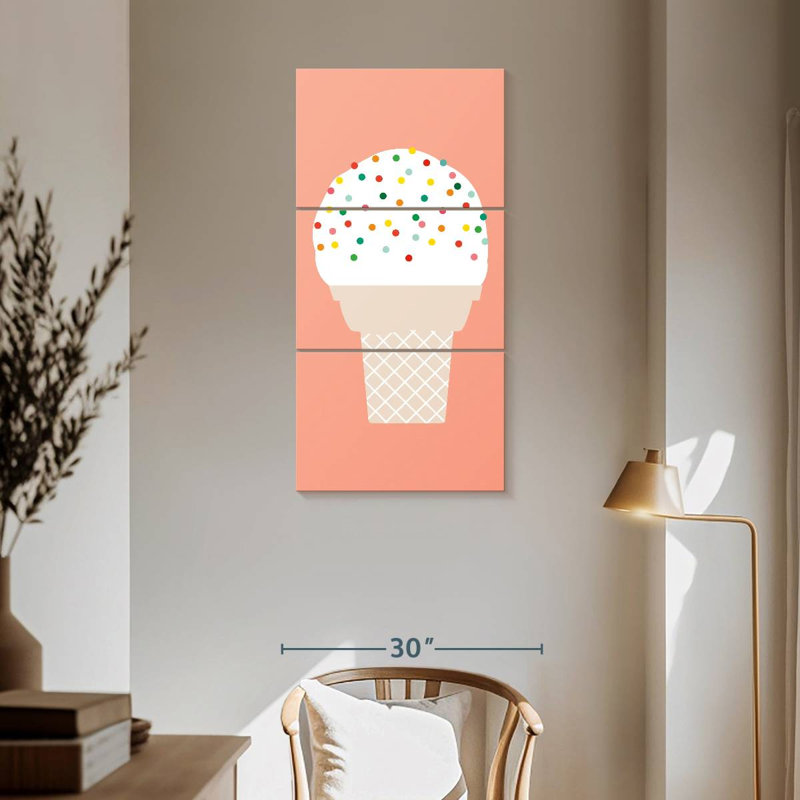 Cornet de glace II, H 62 po x l 30 po