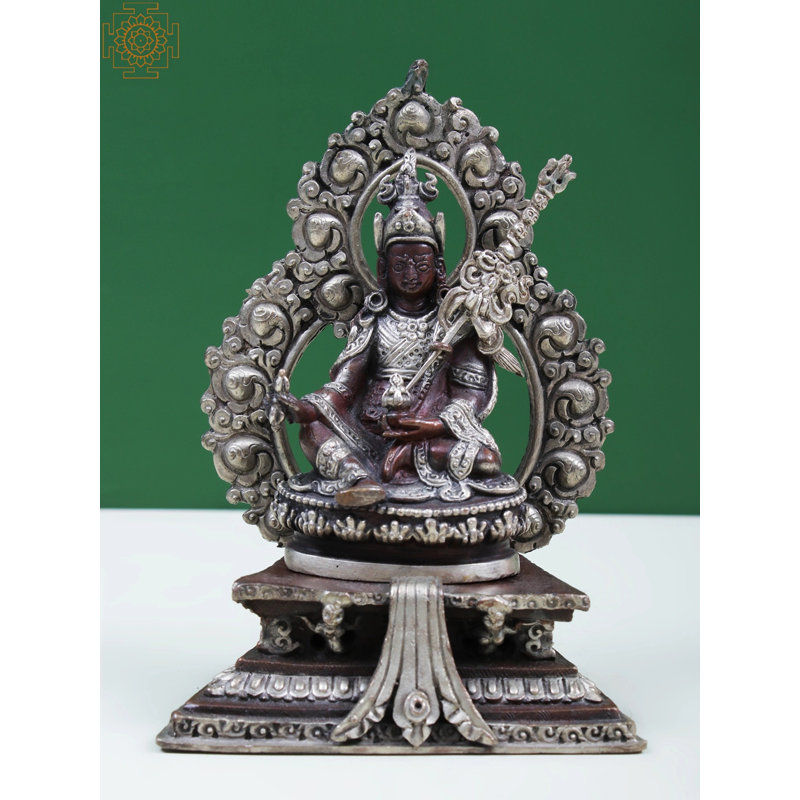 Figurine