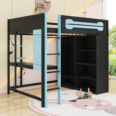 Lit mezzanine en bois avec bureau, garde-robe ouverte et éclairage RVB
