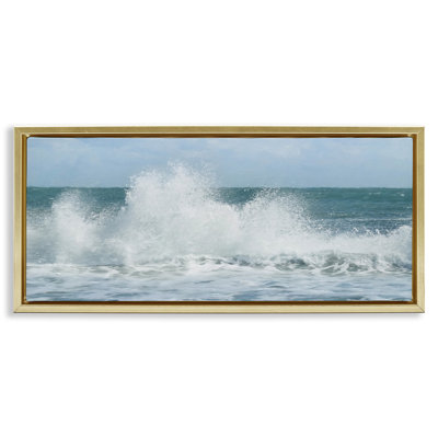 Ocean Waves Crashing Foam Splash