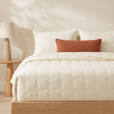 Reta Quilt Set