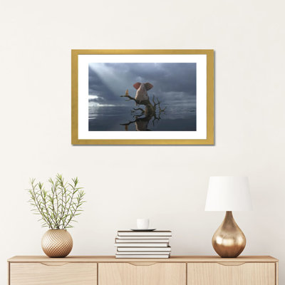 «Elephant and Dog Are Sitting on a Tree in Flood II» par Mike Kyiv - reproduction d'art