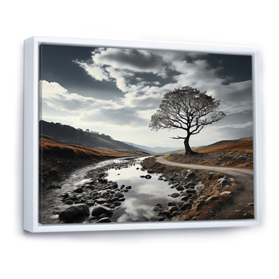" Mountain Tree Minimalism Charm I "