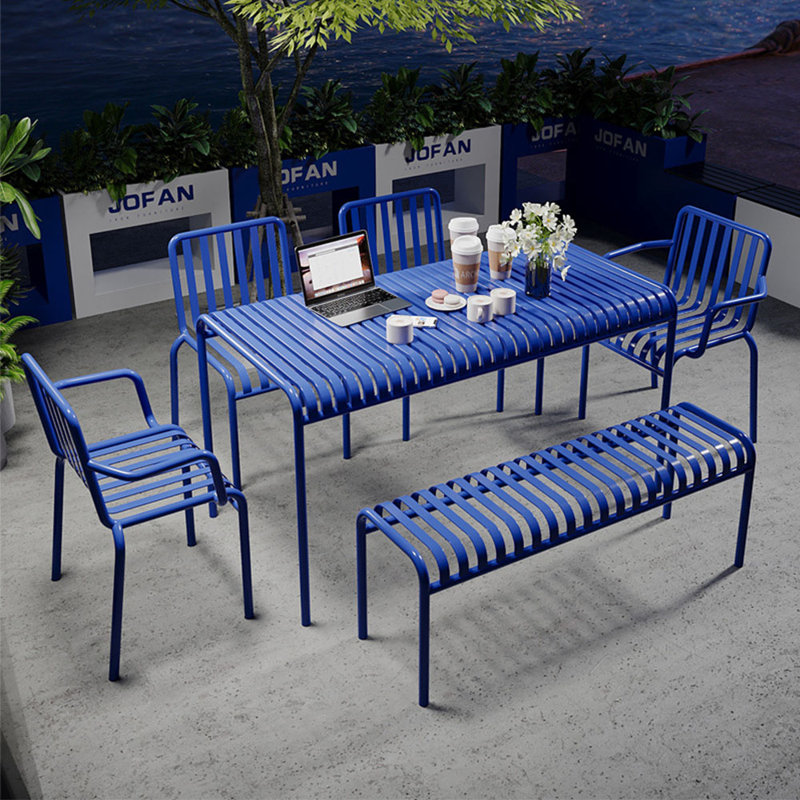 Ensemble de table et de chaises pour l'extérieur, H 29,53 po x L 55,12 po x l 27,56 po
