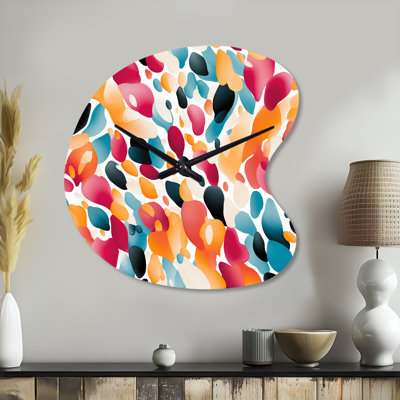 Rose et bleu vibrant abstrait sauvage - horloge asymétrique abstraite en métal, impression d'horloge en métal de forme unique magenta