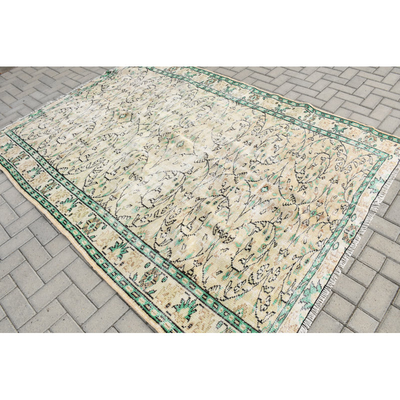 Grand tapis Oushak turc fait à la main avec des motifs floraux beiges pour un salon bohème dans des tons pastel