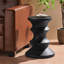 Table d'appoint en béton de 19,86 po de hauteur, noire, carrée de 15,37 po, légère, fabriquée à la main, aucun assemblage requis pour le garde-manger