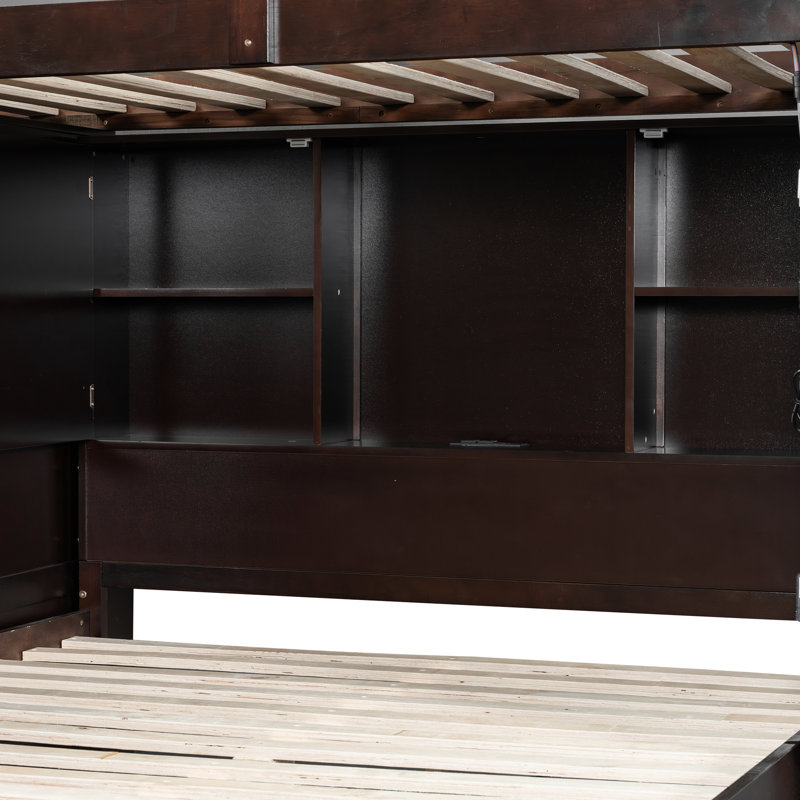 Lit superposé simple au-dessus d'un lit double avec escalier de rangement et grande échelle pour l'organisation de la chambre à coucher