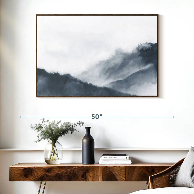 Misty Mountains en gris, Cadre flottant noyer, 40 po x 27 po