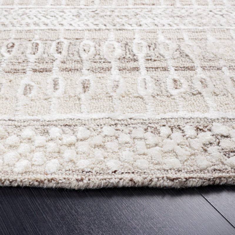 Tajolosa Hand Tufted Viscose/Wool Southwestern Rug in Natural/Ivory, Round 6'