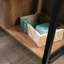 Commode avec tiroirs spacieux et tablettes ouvertes