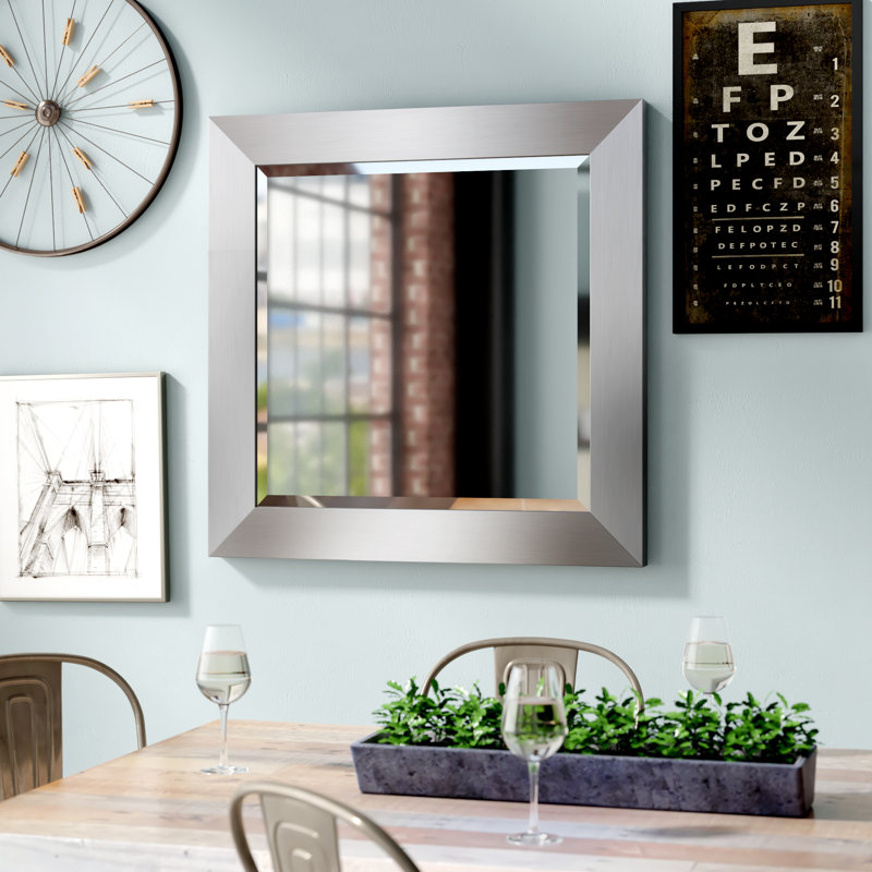 Miroir décoratif moderne et contemporain Tari, H 31,5 po x l 27,5 po