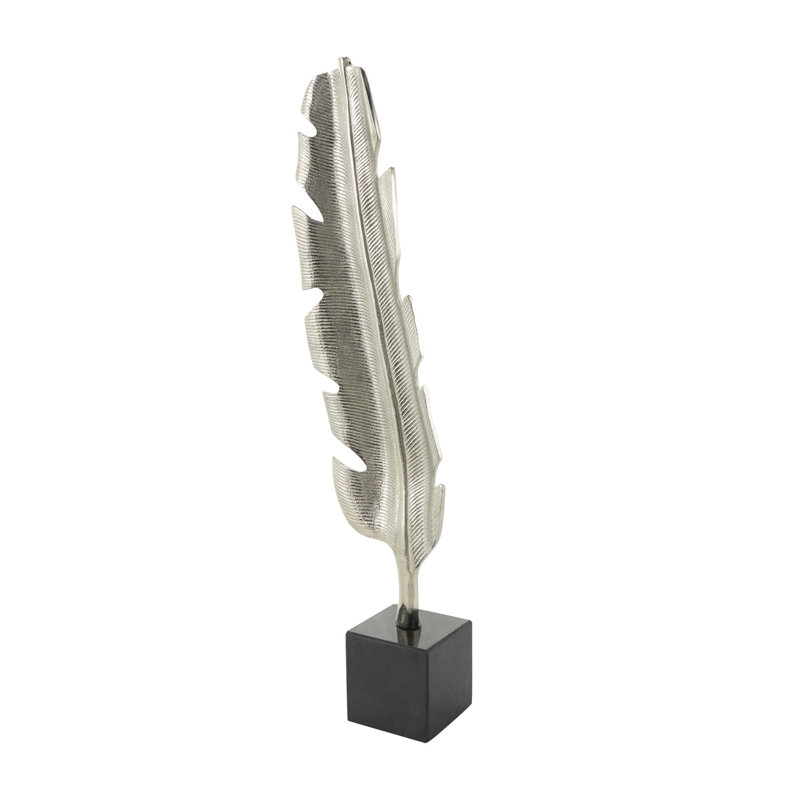 Sculpture Latricia, Argent, H 32,9 po x l 7,7 po x P 4,35 po