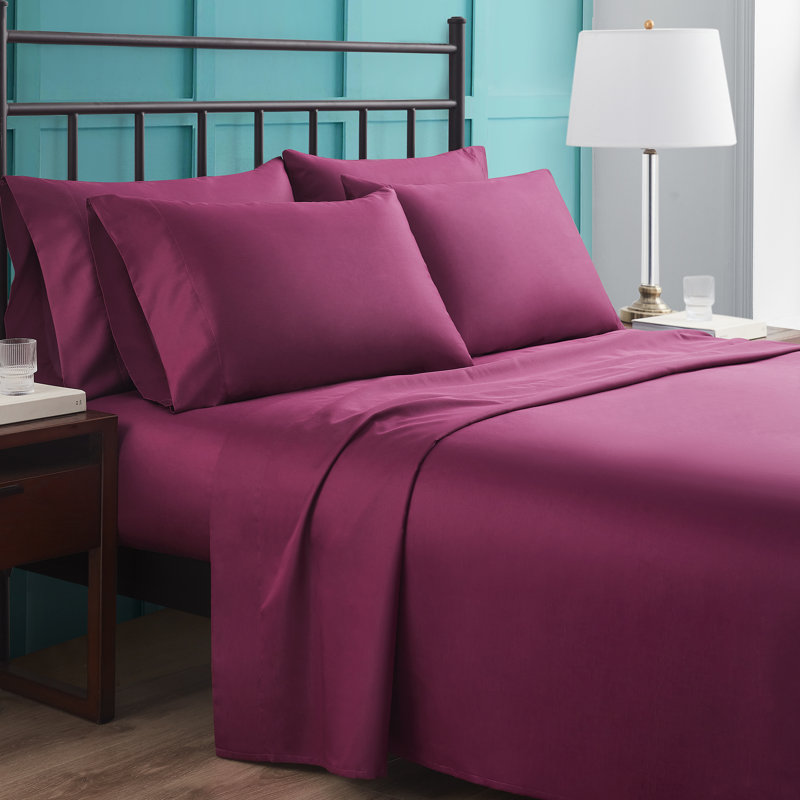 Raspberry Queen Cotton Polyester 6-Piece Bed Sheet Set