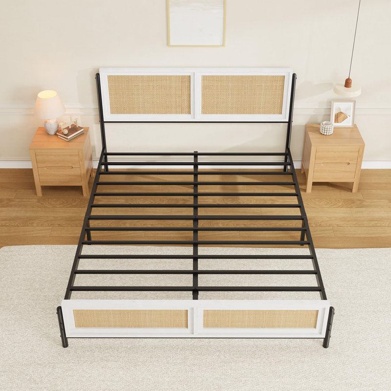 Structure de lit Boho avec tête et pied de lit en rotin naturel, lit plateforme en bois sans sommier, Lit double, Blanc