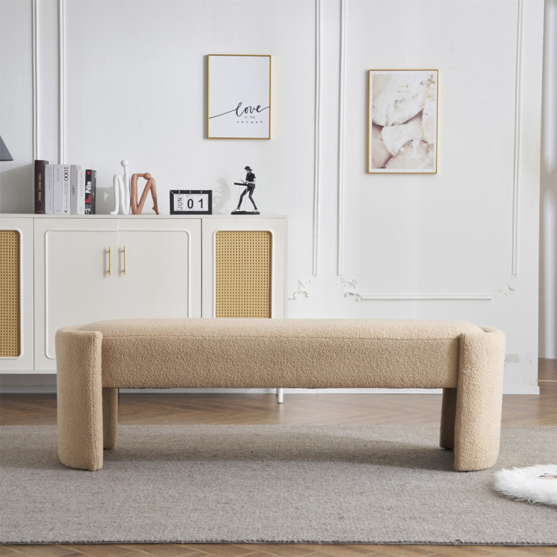 Élégant et simple banc de repose-pieds en forme de chameau clair