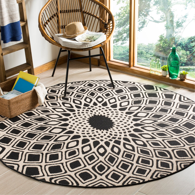 Arneshia Geometric Black/Beige Indoor / Outdoor Area Indoor/Outdoor Area Rug, Round 6'7"
