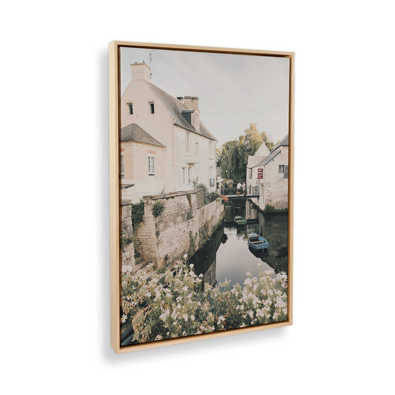 «Serene Village Waterscape», reproduction sur toile tendue, Cadre américain en érable flottant