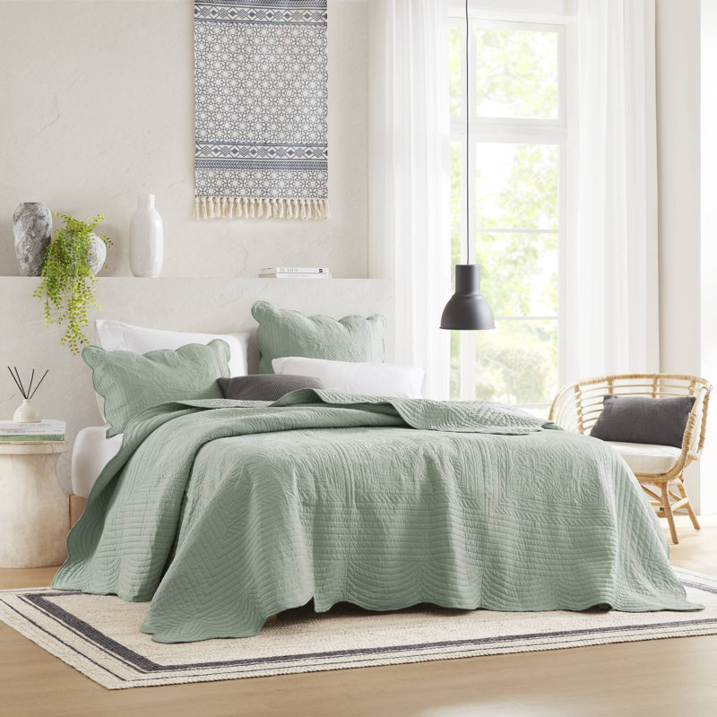 Tuscany Reversible Scalloped Edge 3 Piece Quilt Set, Seafoam, King/Cal King Coverlet + 2 King Shams