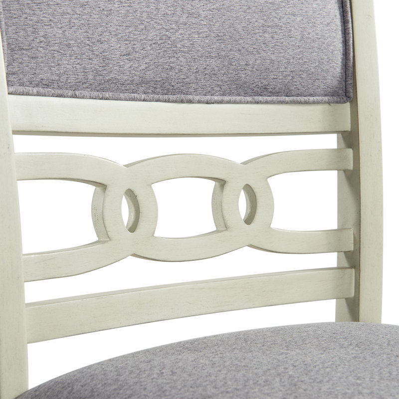 Chaise rembourrée Relyea, Bisque, H 36 po x L 42 po x l 42 po
