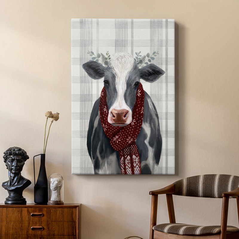 Yuletide Cow II - galerie sur mesure, H 27 po x l 18 po